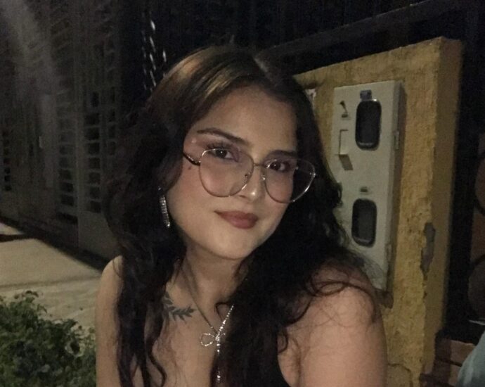 Una joven logró escapar de un intento de abuso en Neiva tras lanzarse de un taxi en movimiento. Las autoridades investigan.