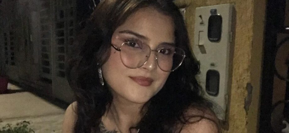 Una joven logró escapar de un intento de abuso en Neiva tras lanzarse de un taxi en movimiento. Las autoridades investigan.