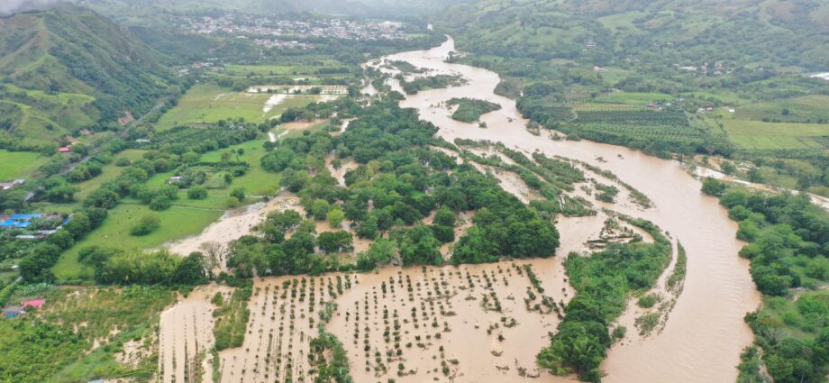 Entre el 31 de mayo y el 1 de junio, el municipio de Acevedo fue uno de los más impactados, con 23 eventos reportados