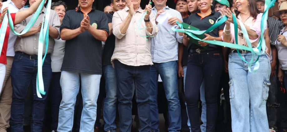 La Asociación La Esperanza, estrena planta de secado de café con inversión conjunta que mejora la competitividad de 53 familias campesinas.