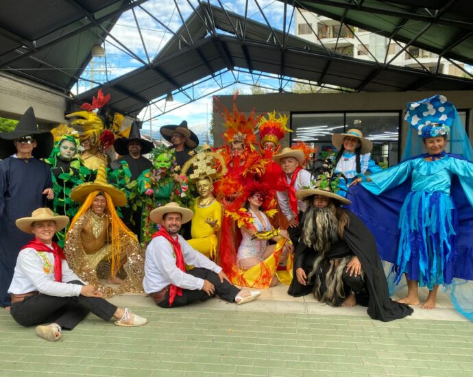 Estudiantes de Educación Artística de la Surcolombiana, presentaron un vibrante espectáculo de mitos, música y danzas tradicionales en Neiva.