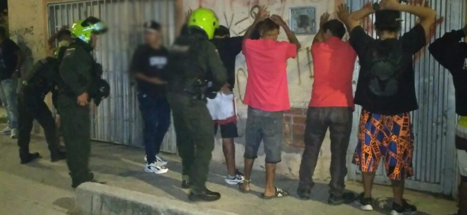 Durante el puente festivo, operativos de la Policía Metropolitana de Neiva dejaron 10 capturas, decomisos y 146 medidas correctivas.