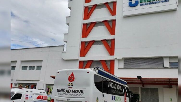 Un menor fue herido con arma blanca en Neiva durante una riña en el barrio La Florida. Autoridades investigan las causas del ataque.