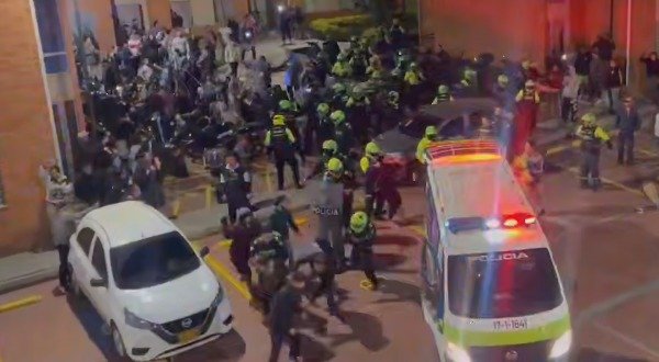 Disturbios en Bogotá se registraron durante la captura de un presunto agresor sexual en Usme, con enfrentamientos entre Policía y comunidad.