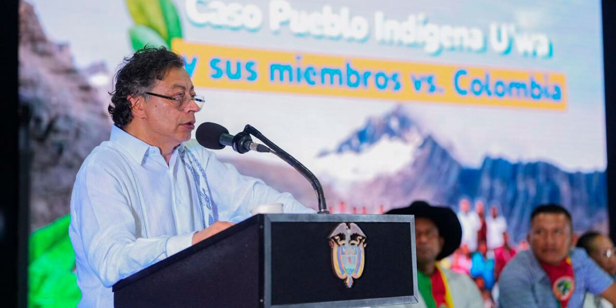 Petro habla de “raponazo” a tierras y pensiones