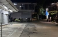 Lanzan explosivo contra supermercado en Florencia