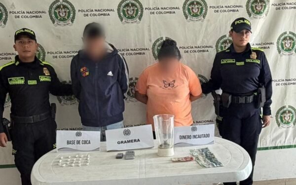 Dos capturados por venta de drogas en Suaza