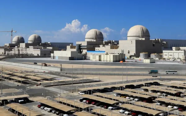 Ataque con dron provoca incendio cerca de planta nuclear en Emiratos Árabes