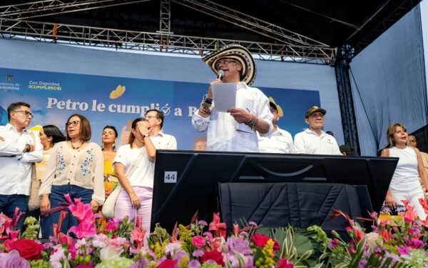 Petro arremete contra los Char en Barranquilla
