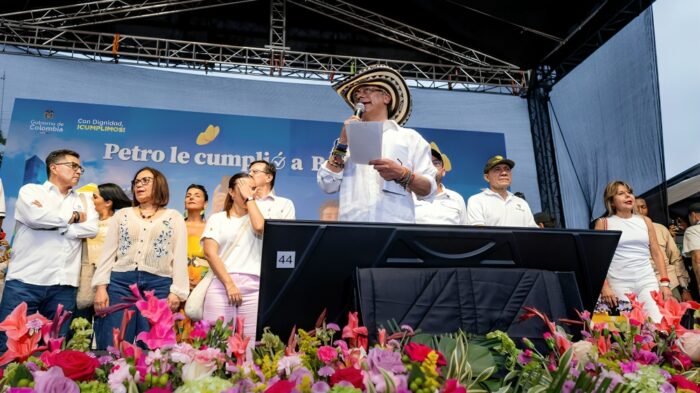 Petro arremete contra los Char en Barranquilla