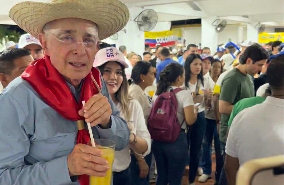 Uribe denuncia extorsiones a cafeteros del Huila
