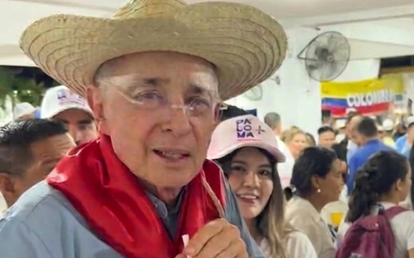 Uribe denuncia extorsiones a cafeteros del Huila