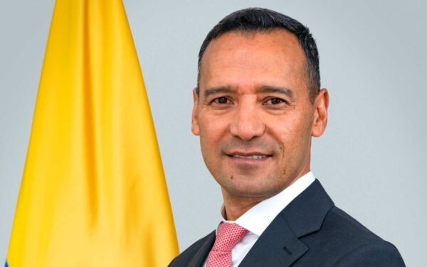 Ministro de Defensa llega a Neiva para reunión clave de seguridad entre Huila y Tolima