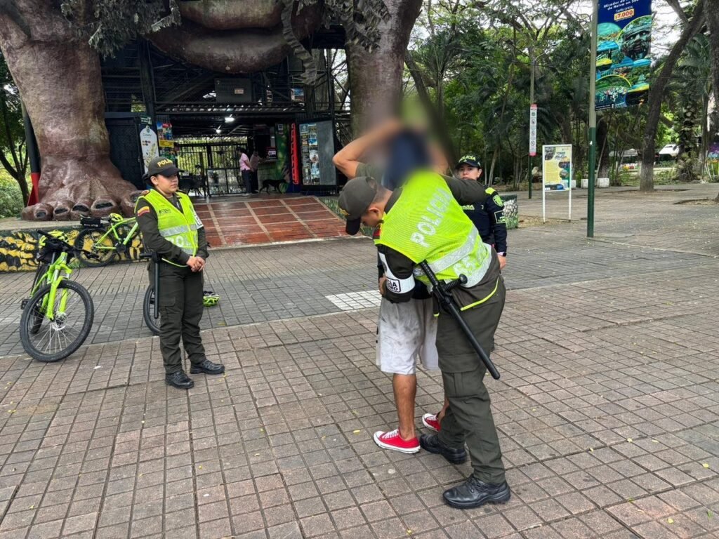La Policía Metropolitana de Neiva presentó el balance operativo del fin de semana, dejando capturas, incautaciones y miles de llamadas atendidas durante la celebración del Día de la Madre.