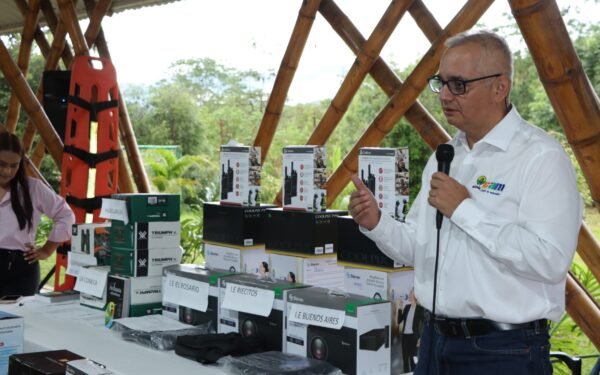 CAM fortalece PRAES y PROCEDAS en el Huila