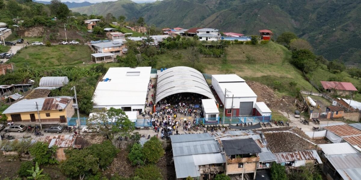 Adjudican vía de acceso a Oporapa en el sur del Huila