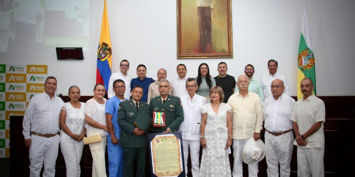 Asamblea del Huila exaltó a empresarios, cafeteros y veteranos de la fuerza pública