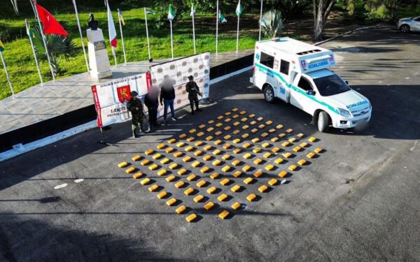 Hallan cocaína en ambulancia en Huila