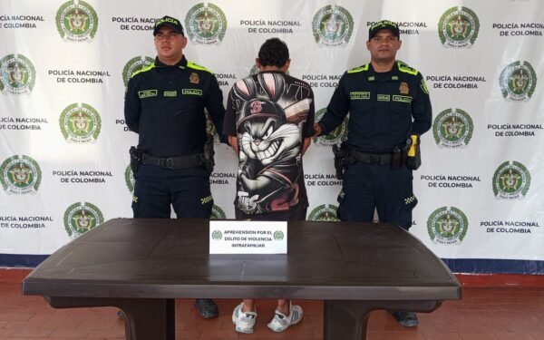 Menor aprehendido por amenazar con cuchillo a su madre