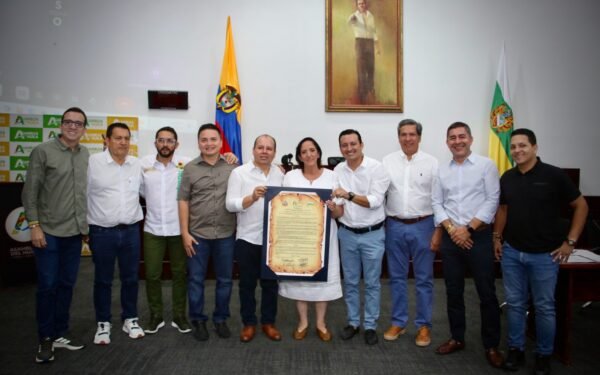 Asamblea exalta liderazgo de mujeres huilenses