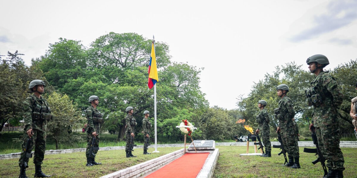 Cementerio Militar honra a héroes huilenses