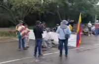 Bloquean vía al occidente del Huila por incumplimientos