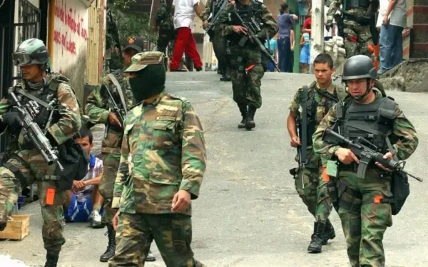 Foto en la JEP revive sombra paramilitar en Operación Orión
