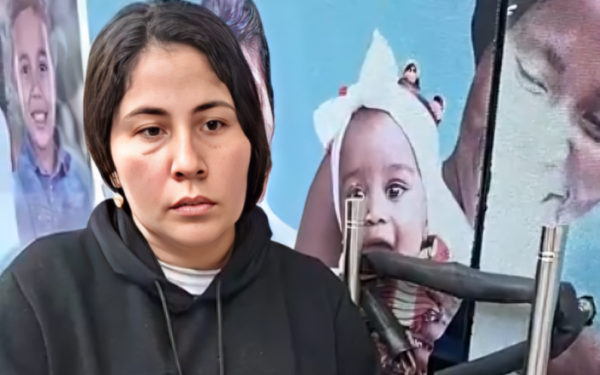 Madre se encadena en EPS por su hijo enfermo