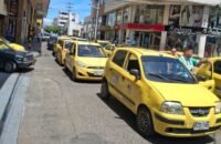 Taxistas protestan en Neiva contra proyecto que regula Uber y DiDi