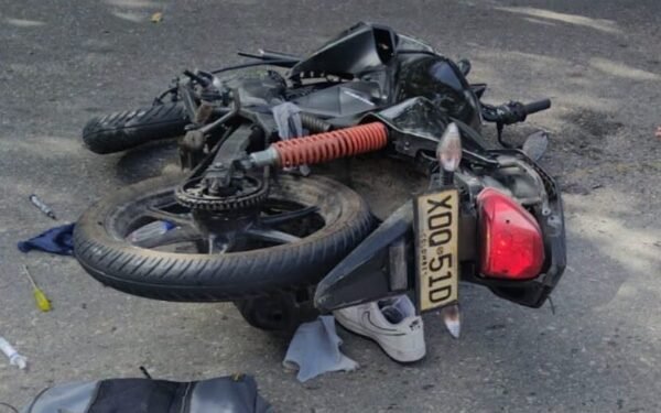 Motociclista chocó contra vehículo en vía Fortalecillas–Tello