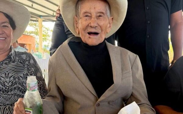 Don José Hilario Vargas celebra 105 años de vida en Huila
