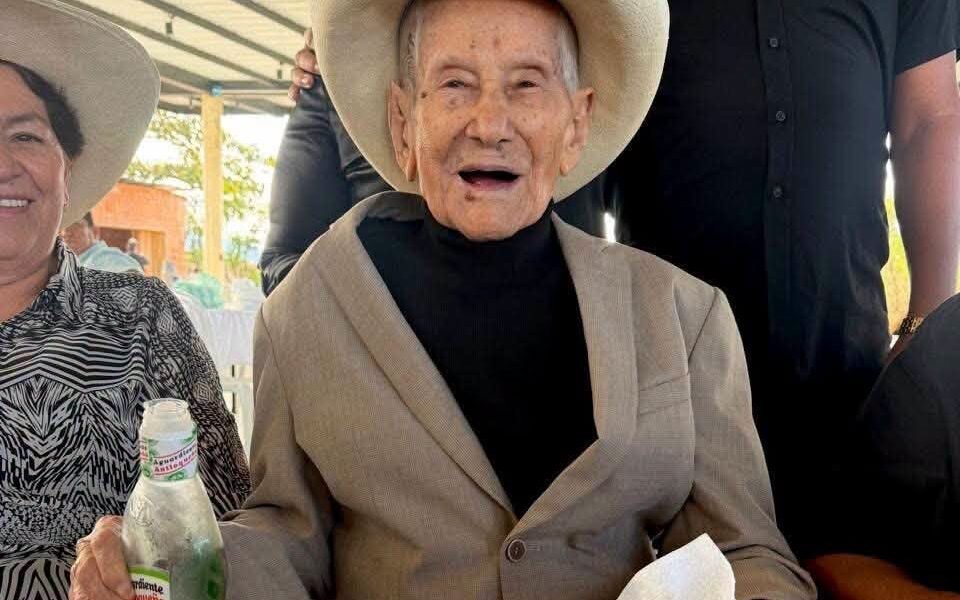 Don José Hilario Vargas celebra 105 años de vida en Huila