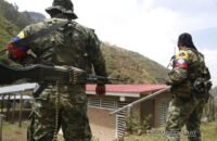 Alertan por hombres armados en zonas rurales de Tello y Baraya