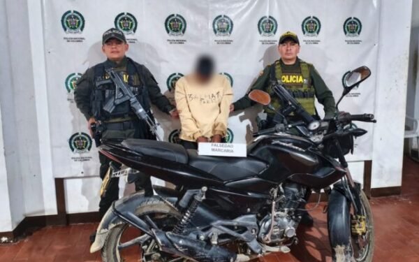 Capturan a hombre con moto alterada en Nátaga