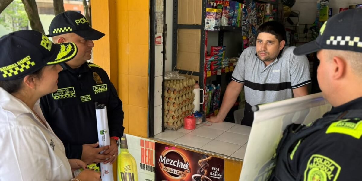 Policía recorre en bicicleta la comuna Siete de Neiva