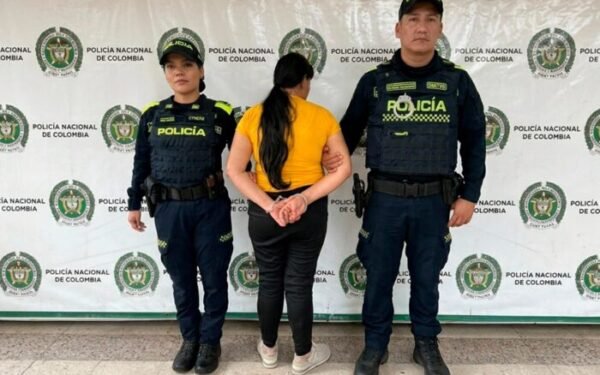 Capturan a mujer con celular hurtado en barrio de Neiva