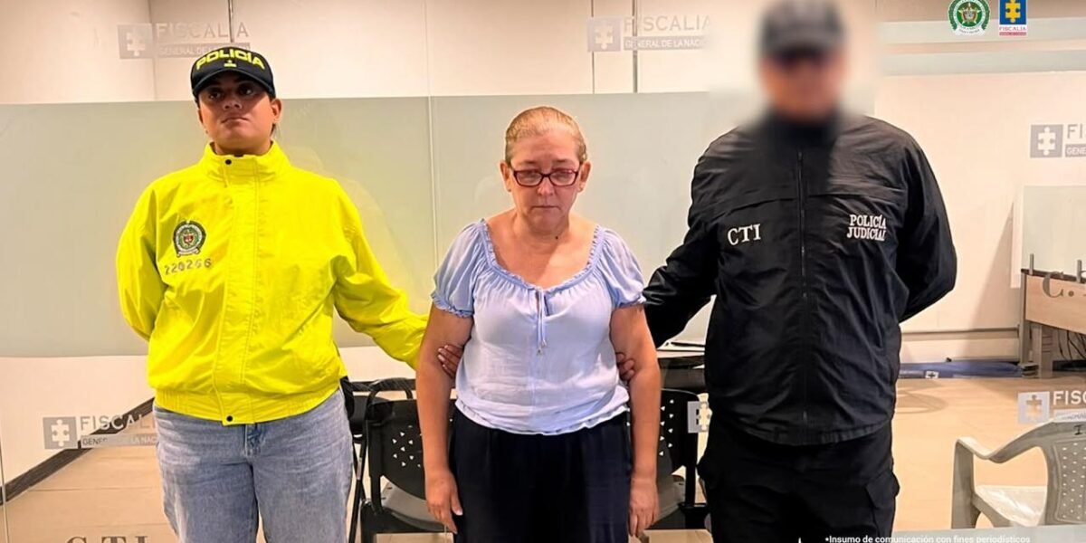 Mujer habría hurtado $180 millones a 10 empresas