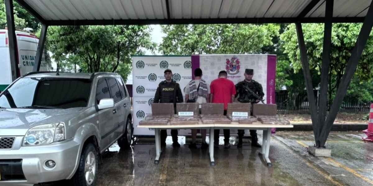 Capturan a dos personas con 127 kilos de base de coca en el Caquetá
