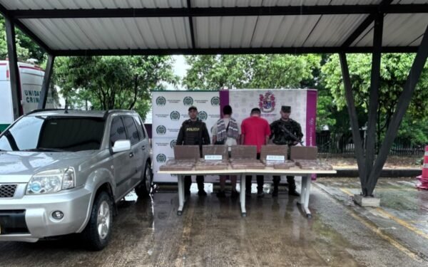 Capturan a dos personas con 127 kilos de base de coca en el Caquetá
